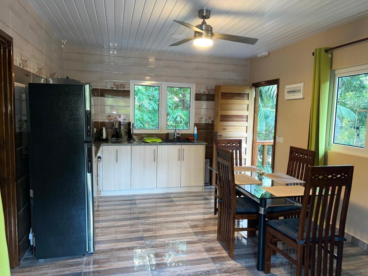 לה דיג Chloe'S Cottage Self-Catering מראה חיצוני תמונה