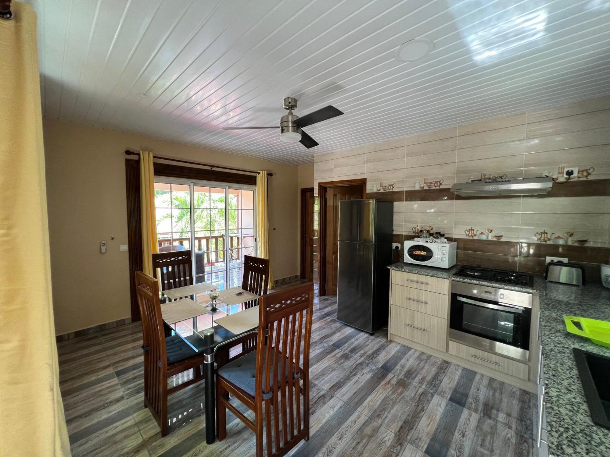 לה דיג Chloe'S Cottage Self-Catering מראה חיצוני תמונה