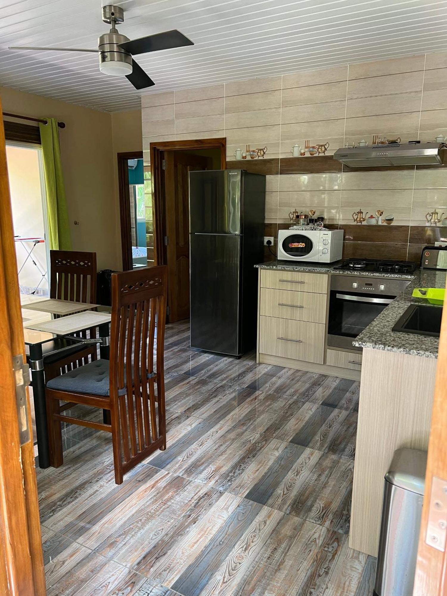 לה דיג Chloe'S Cottage Self-Catering מראה חיצוני תמונה