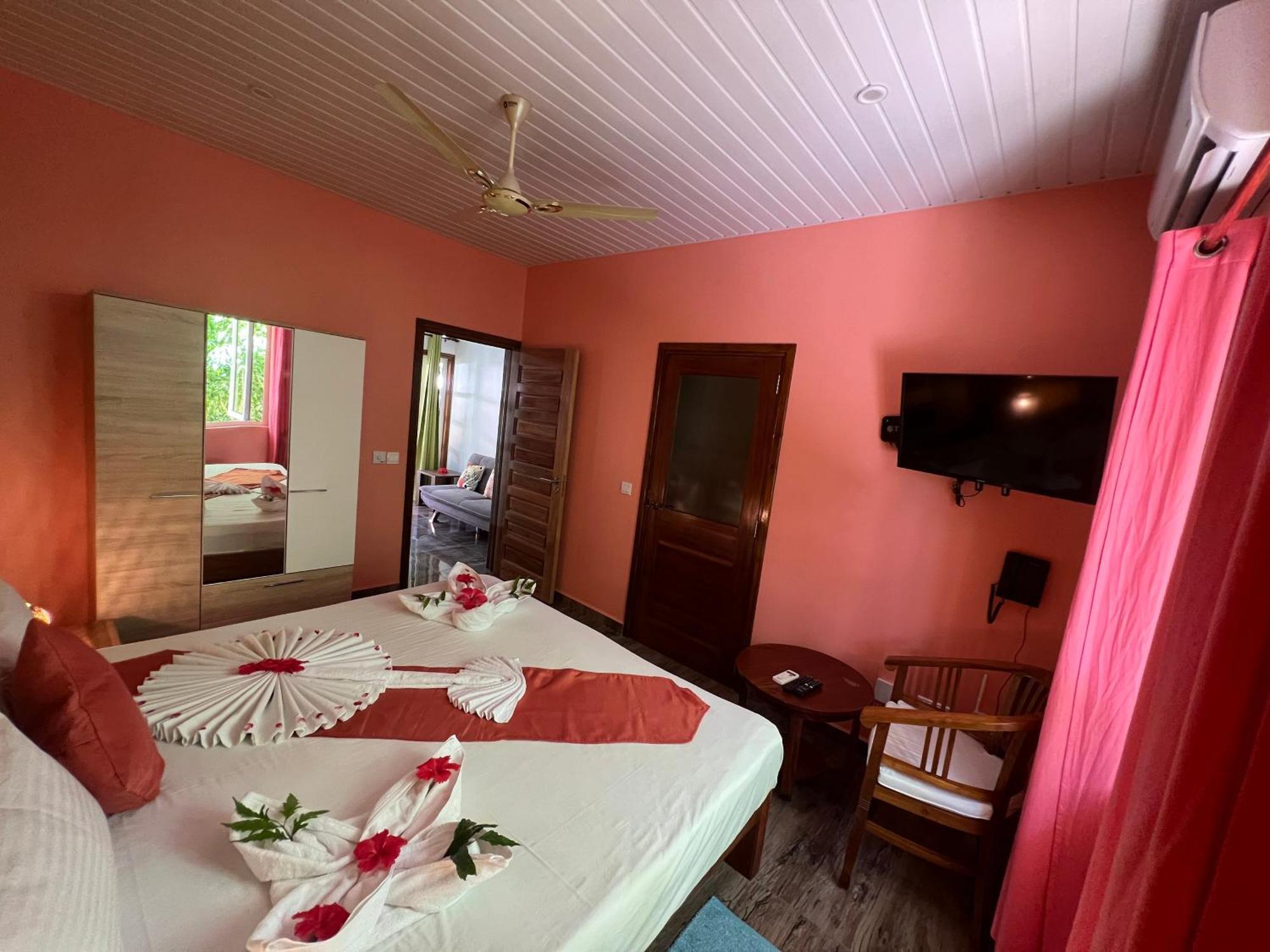לה דיג Chloe'S Cottage Self-Catering מראה חיצוני תמונה
