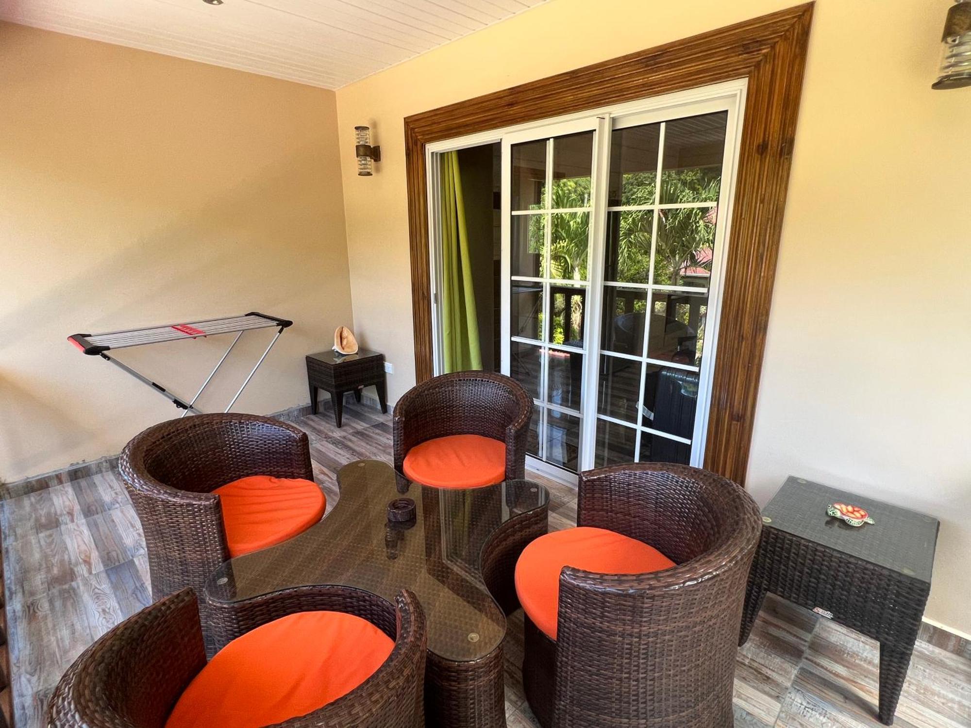 לה דיג Chloe'S Cottage Self-Catering מראה חיצוני תמונה